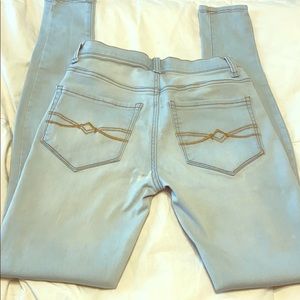 Mudd Light Bleach Wash Denim Jeggings
